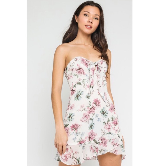 Olivaceous Dresses & Skirts - NWT floral strapless sweetheart dress